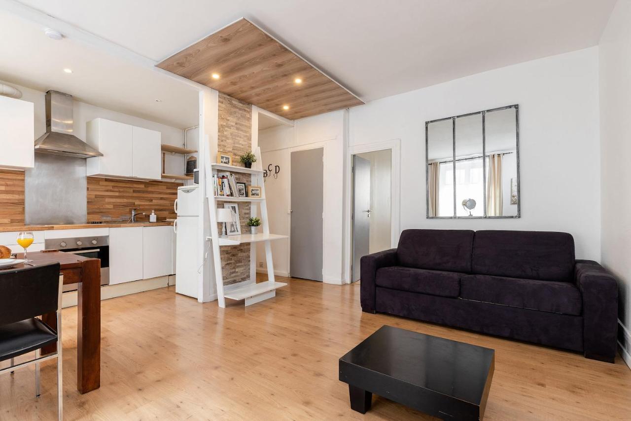 פריז Rue Cler - Eiffel Tower City Apartment מראה חיצוני תמונה