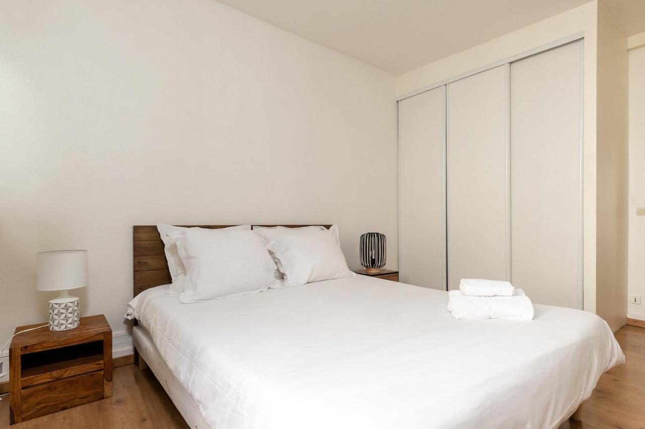 פריז Rue Cler - Eiffel Tower City Apartment מראה חיצוני תמונה